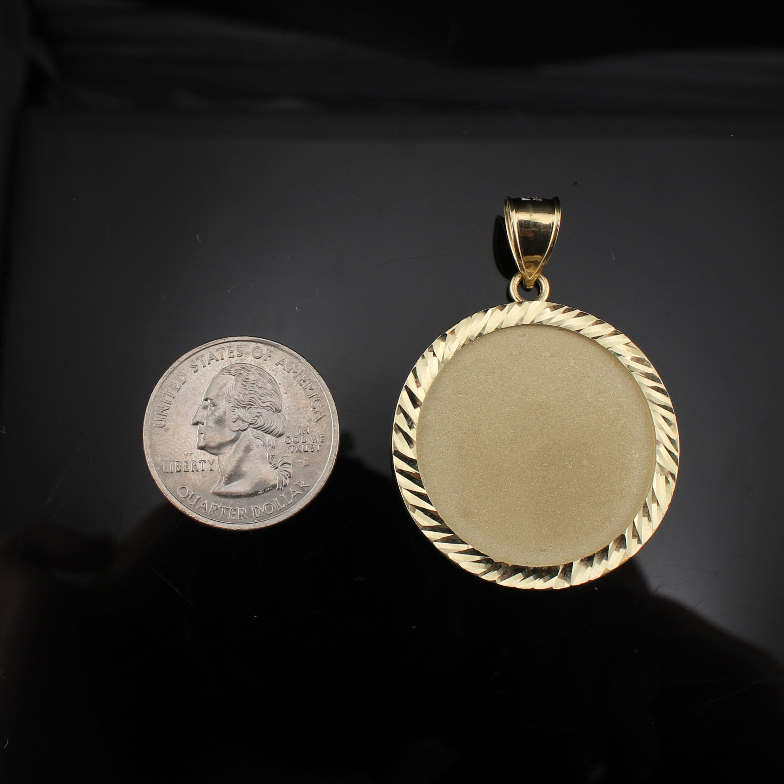 10K Picture Pendant Large