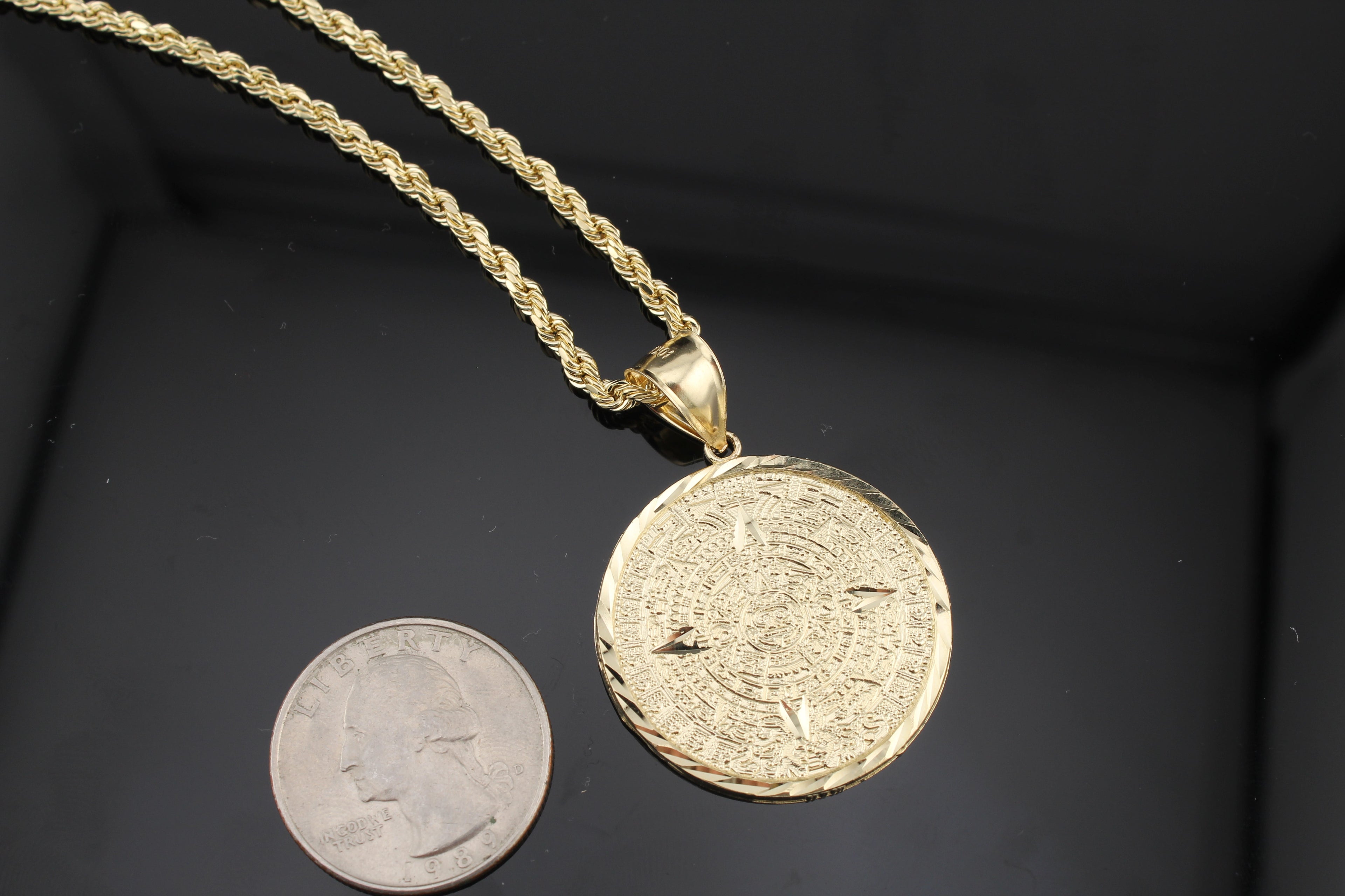 10K Aztec Calander with 3mm 20" 10k rope chain
