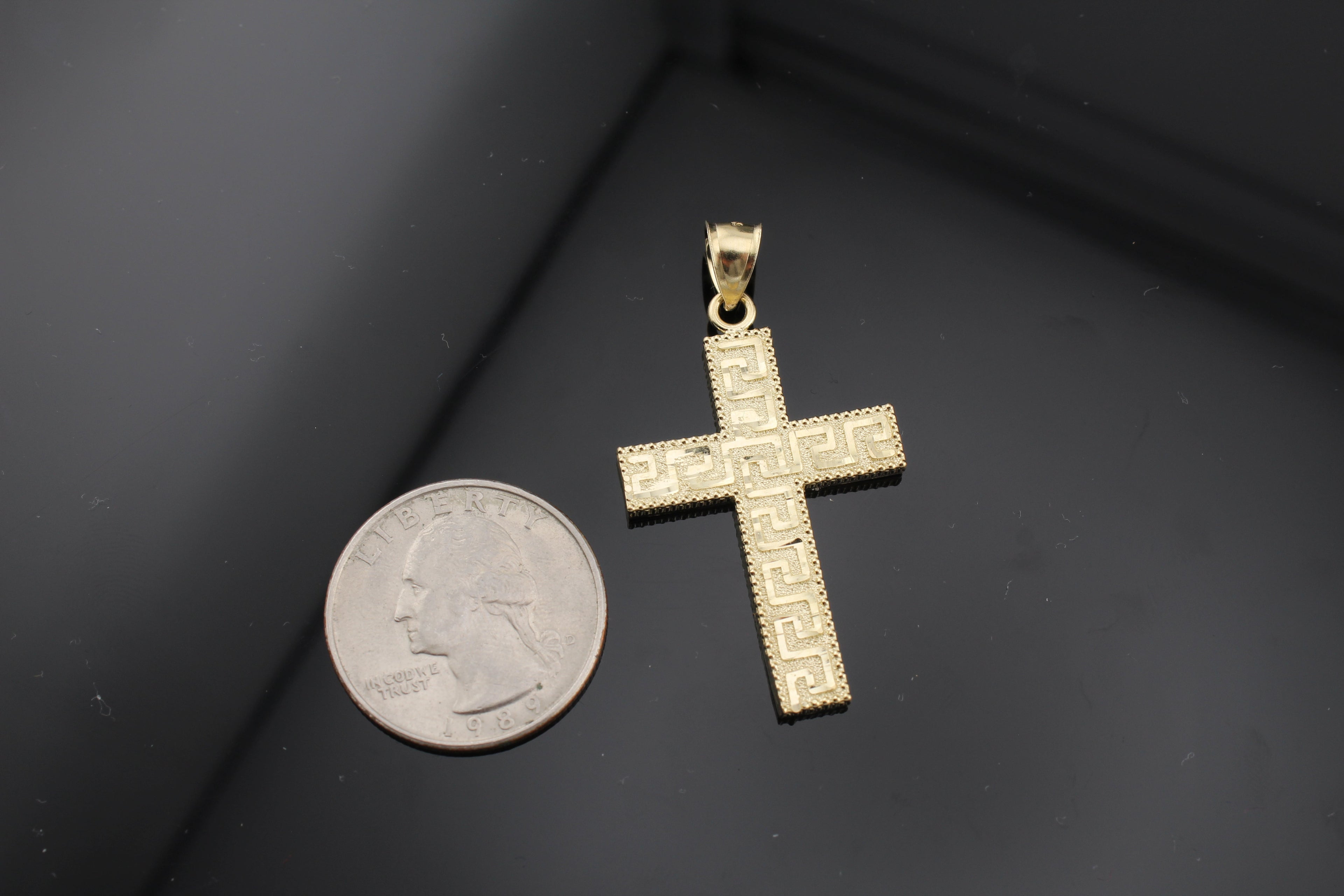 10k Gold Medussa patern cross