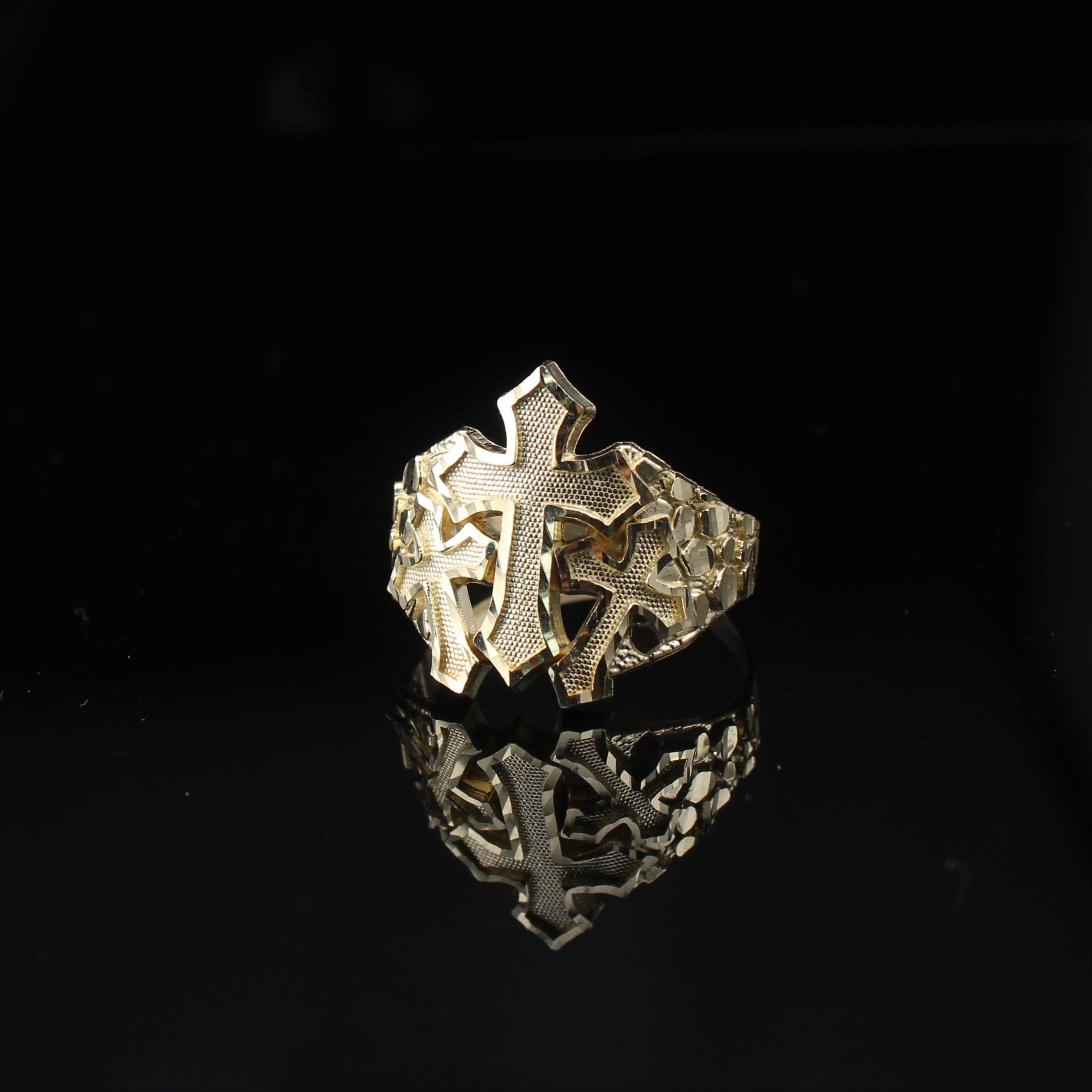 10K Mens Cross Nugget Ring 4.6 grams