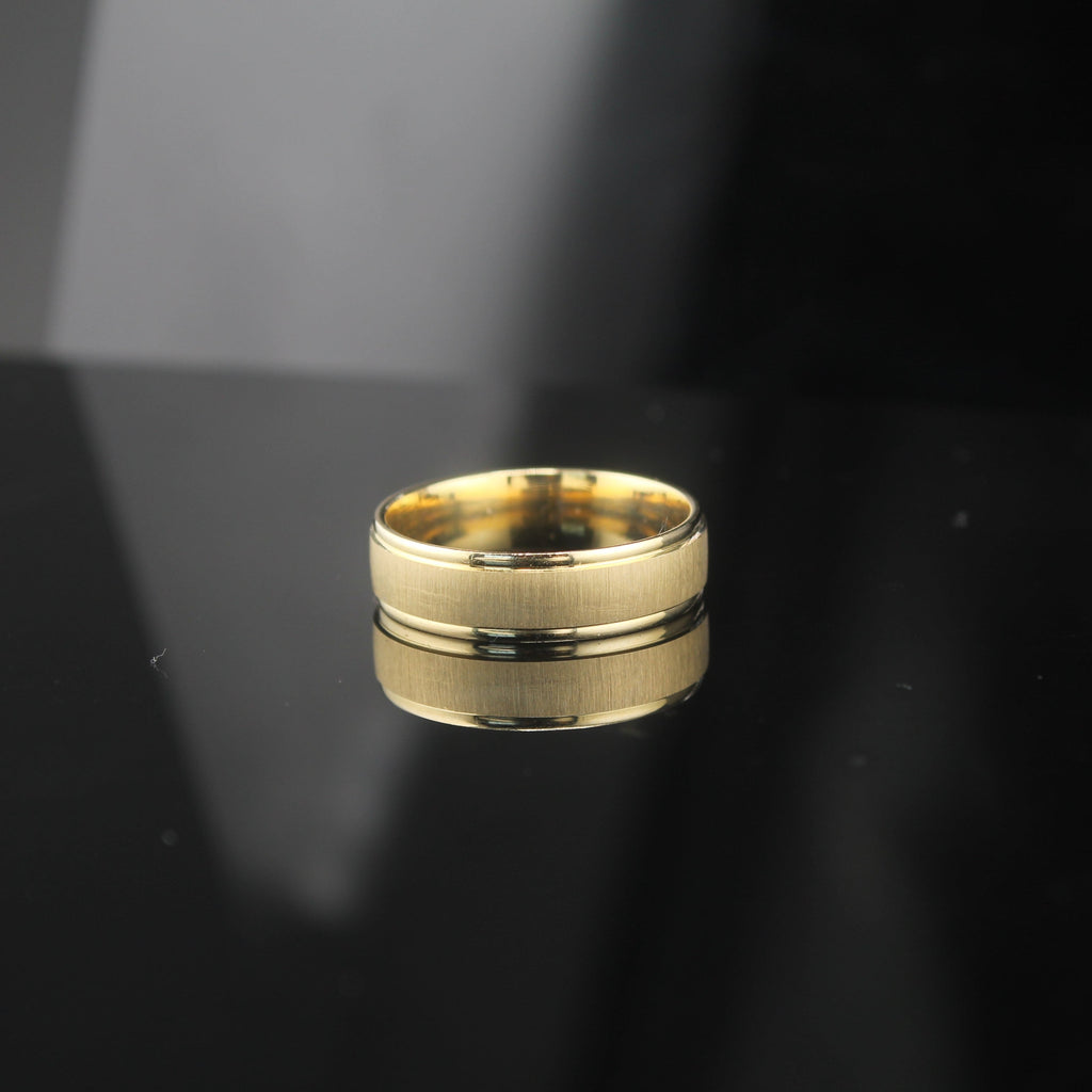 10K Mens Comfort Fit Band Size 8