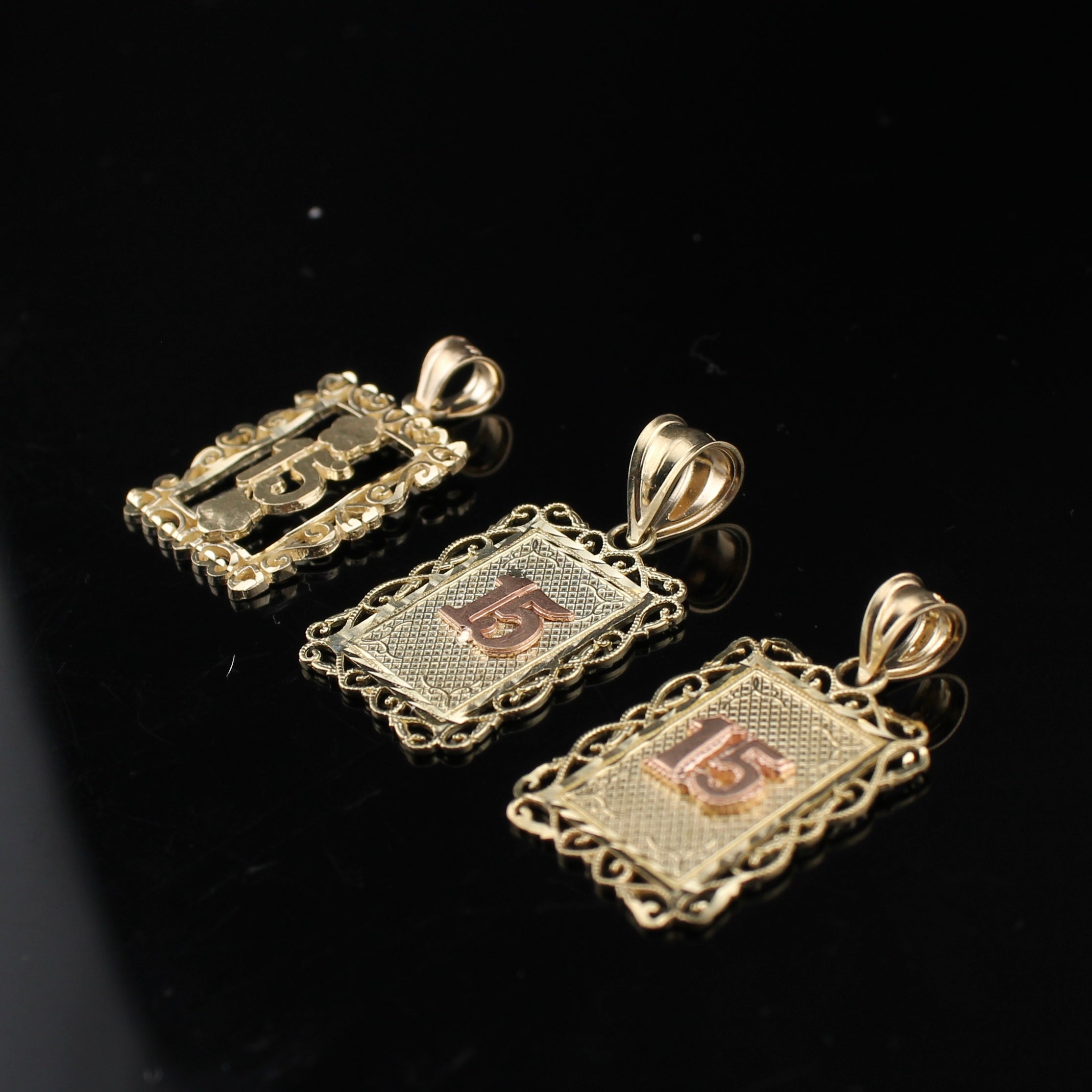 10K Real Gold Quinceañera Pendant Square