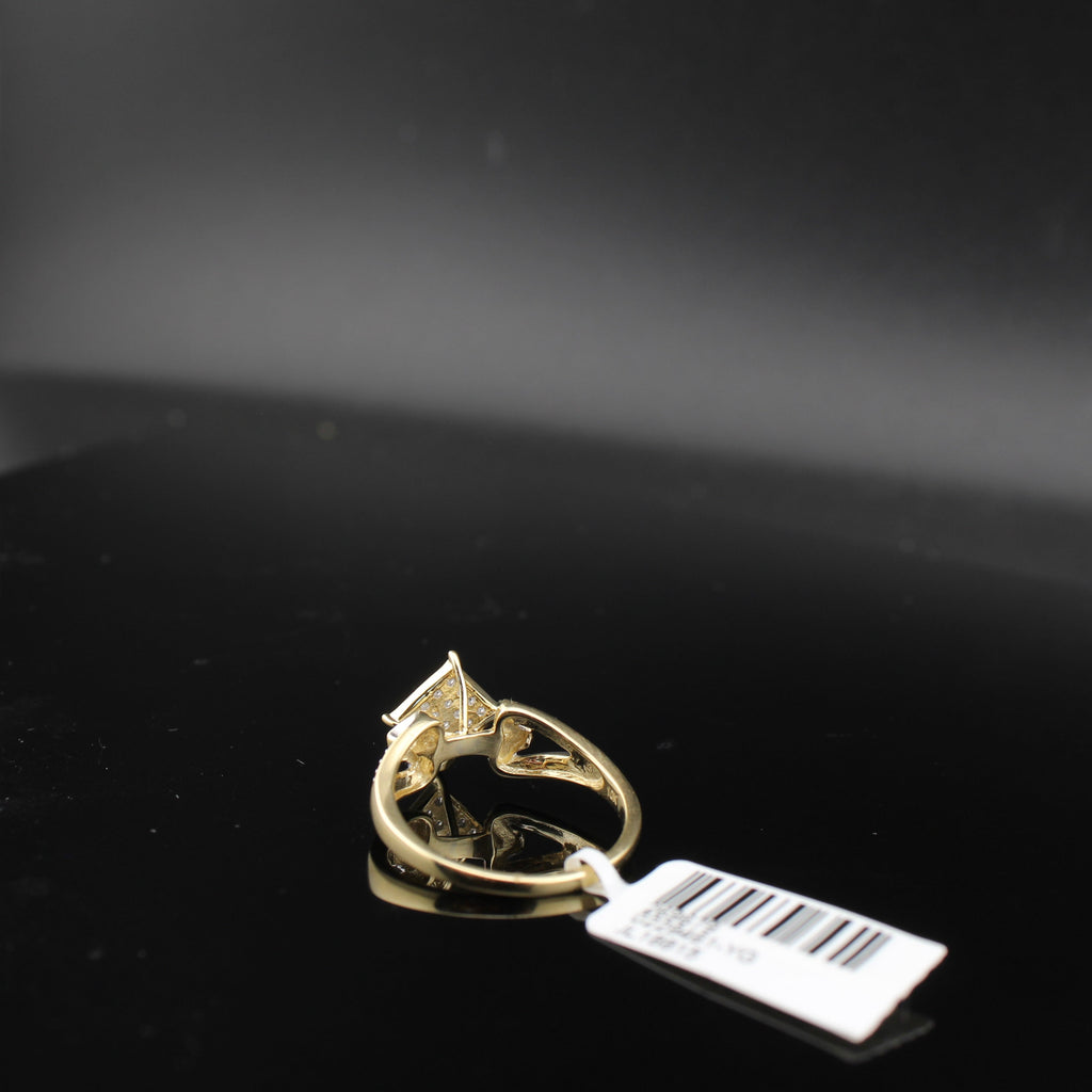 10K Diamond Ladies Engagement Promise Ring